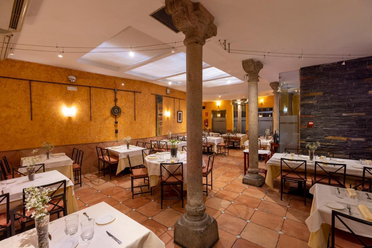 Hostal Restaurante Puerta Del Alcazar Ávila Extérieur photo